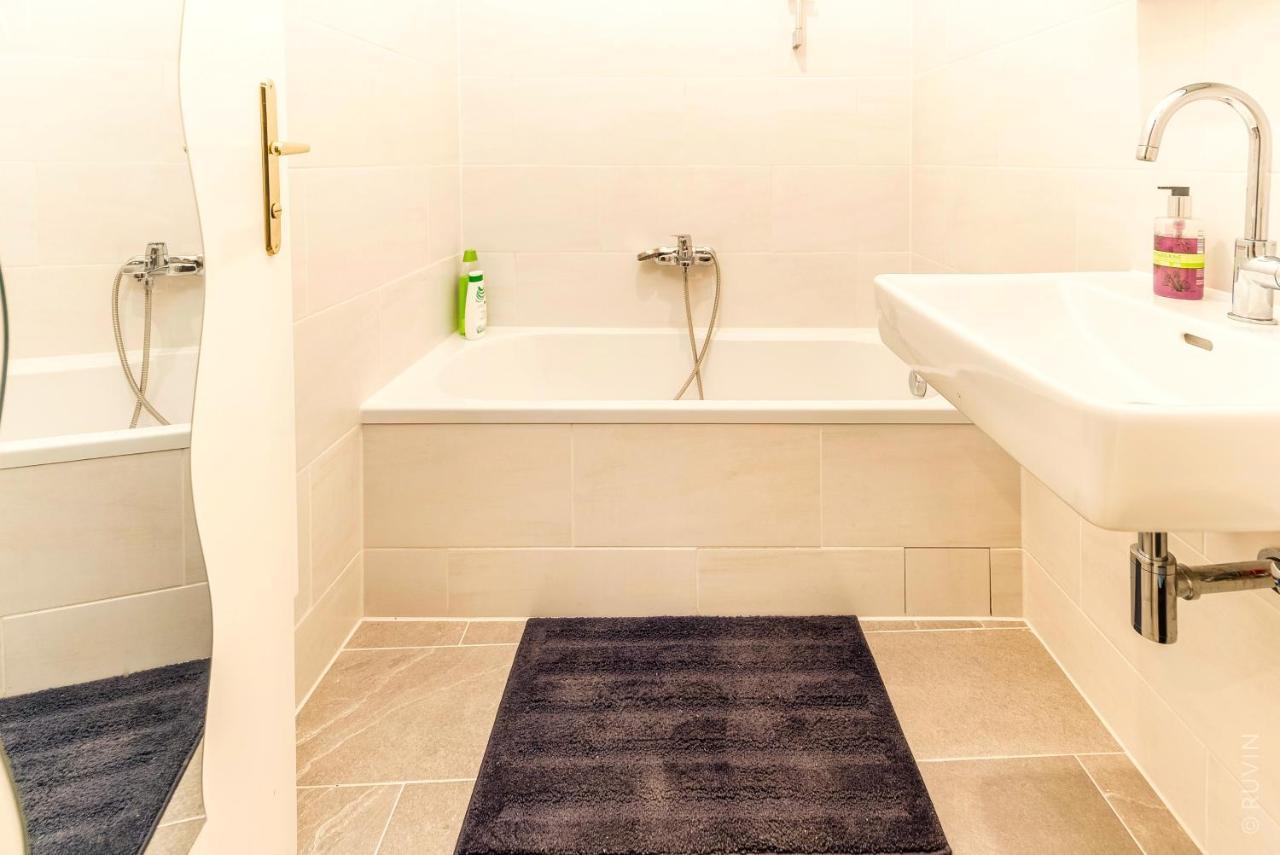City With Netflix, Central And Near Metro, 8 Apartment Wien